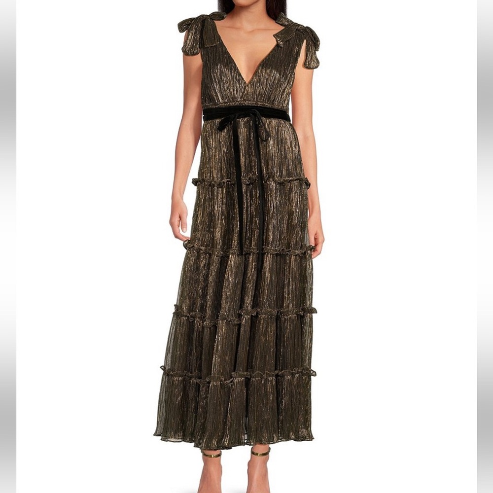 A Love A Metallic Elegant Black Evening Gown